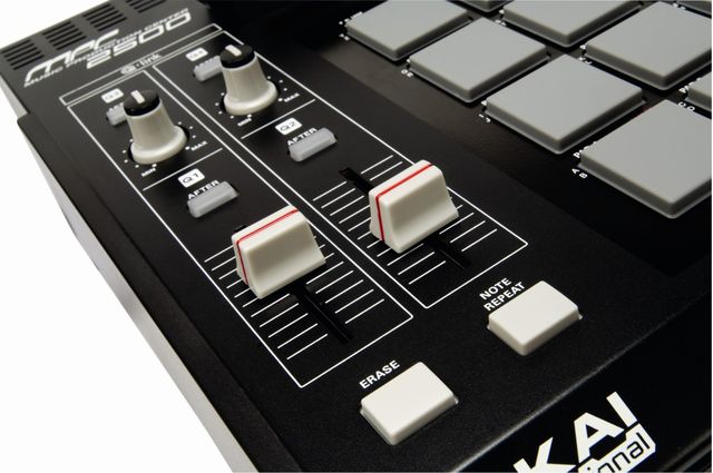 Akai MPC 2500 The faders are now located on the left hand side of the unit